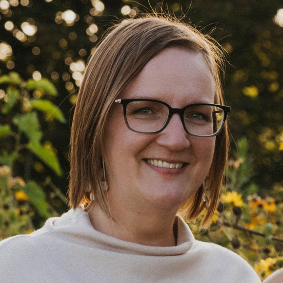 Meet your Posher, Amy - Picture 1 of 1